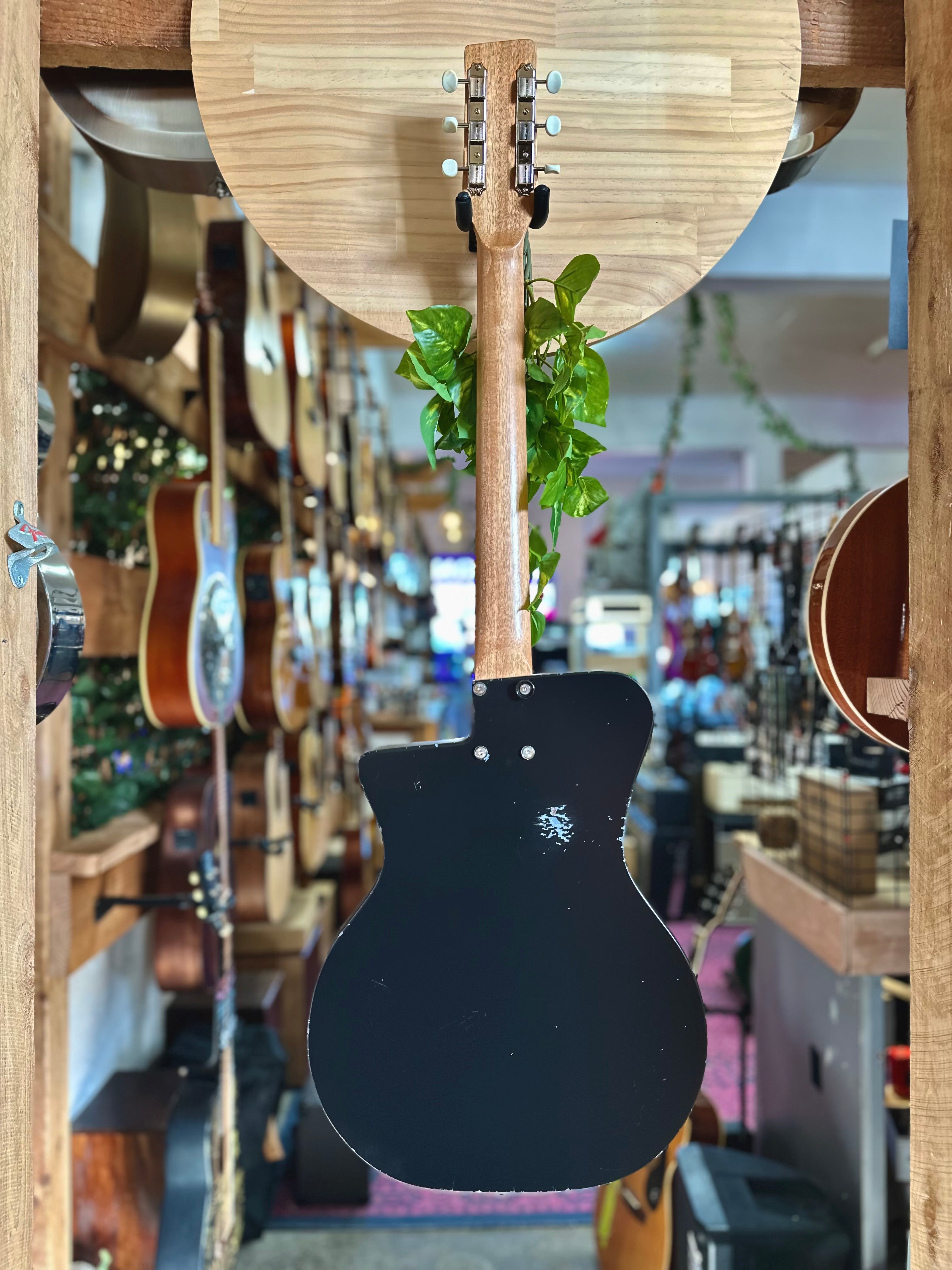 Leadbetter | GT Junior | Heavy Battle Relic Black | Electric Guitar | SOLD Leadbetter | GT Junior | Heavy Battle Relic Black | Electric Guitar | SOLD